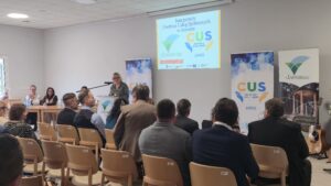 Widok sali w tle przemawia Dyrektor CUS w Jaworzu Dorota Sacher-Wejster