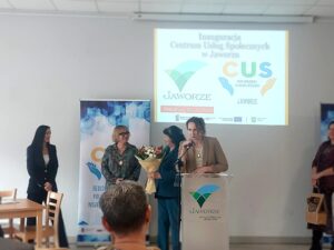 Gratulację ze strony Dyrektor PCPR w Bielsku-Białej - Katarzyna Olszyna